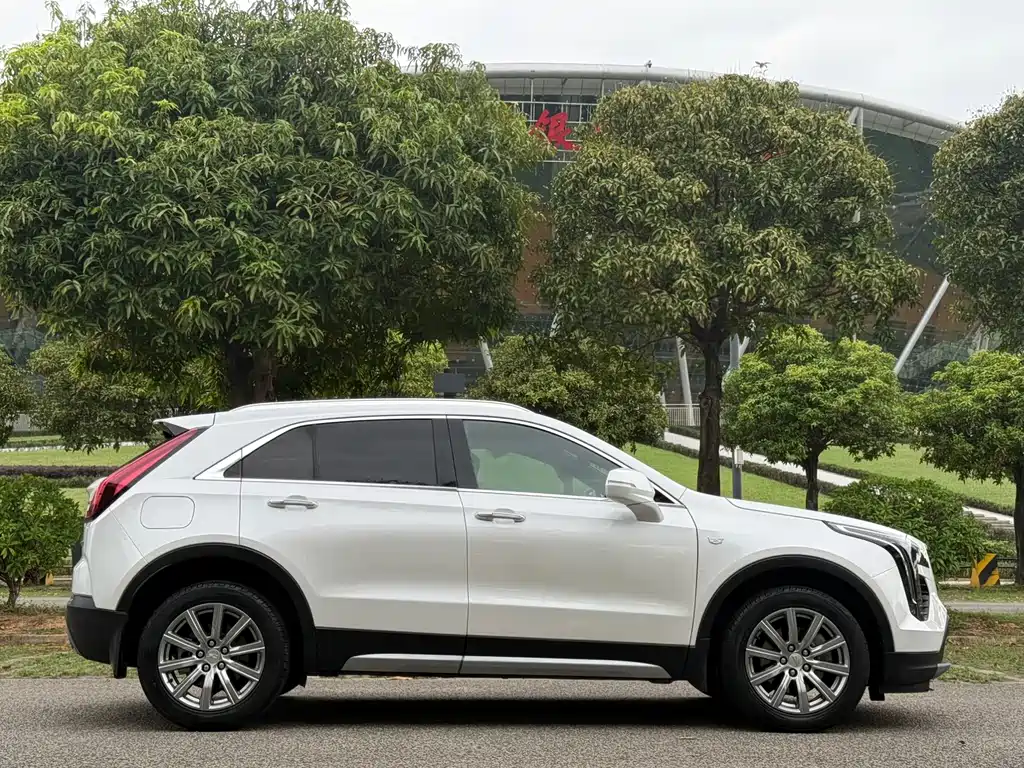 Cadillac XT4 2020 — фото 4