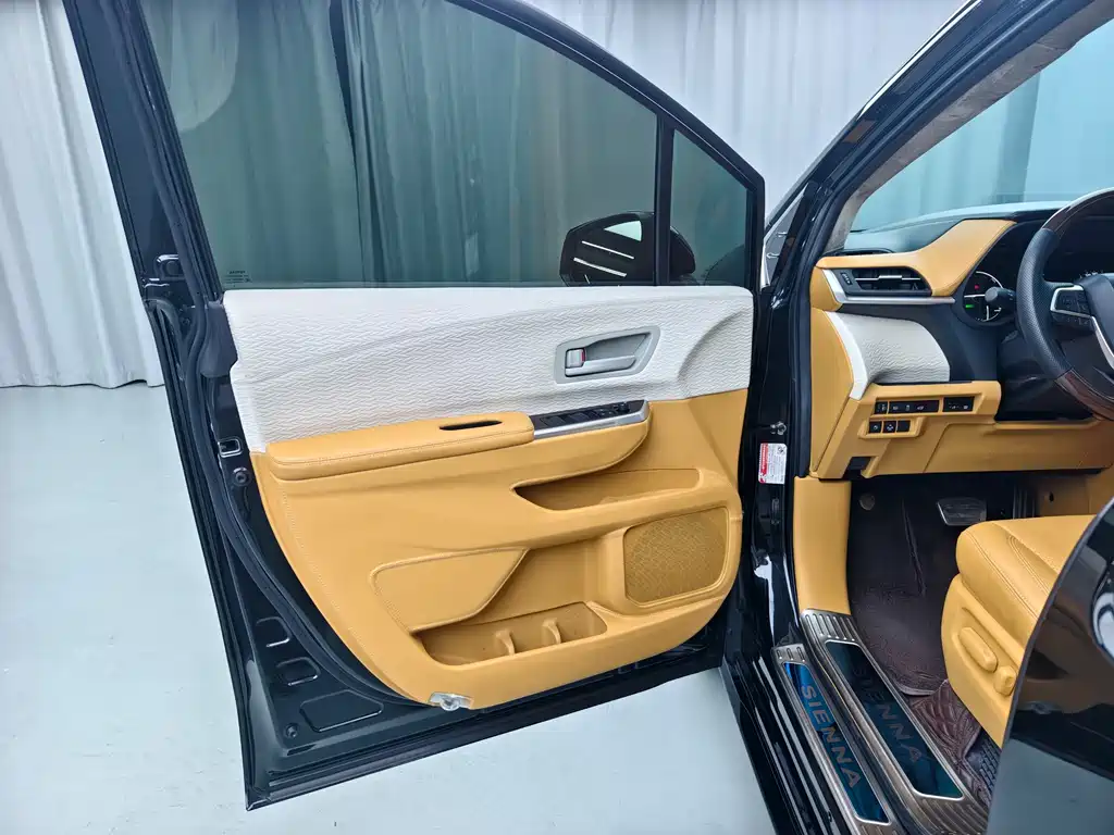 Toyota Sienna 2023