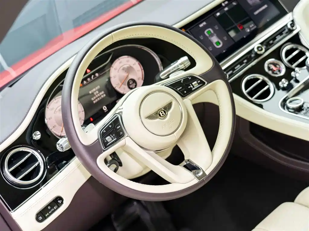 Bentley Continental 2020 — фото 14