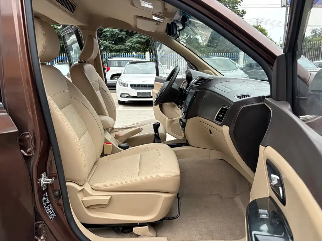 Wuling Hongguang 2017