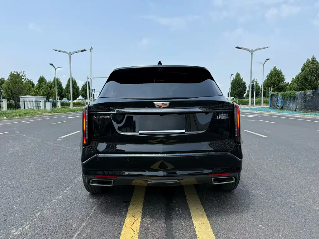 Cadillac XT5 2025 — фото 9