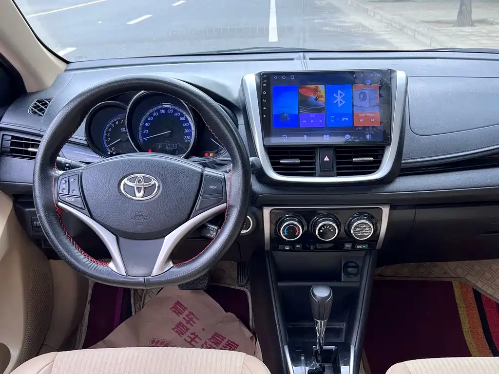 Toyota Yaris L 2017 — фото 6