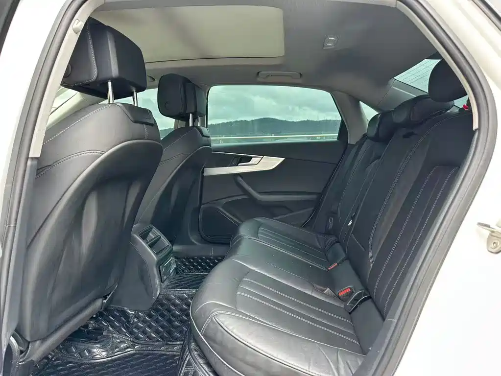 Audi A4L 2021