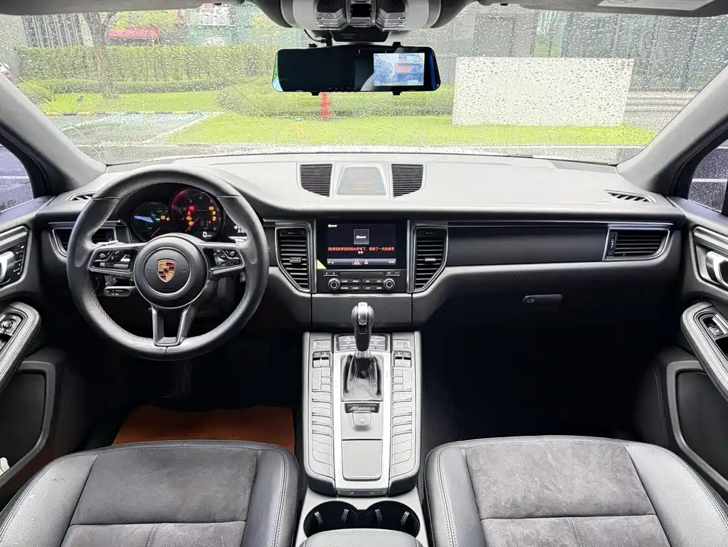 Porsche Macan 2018 — фото 9