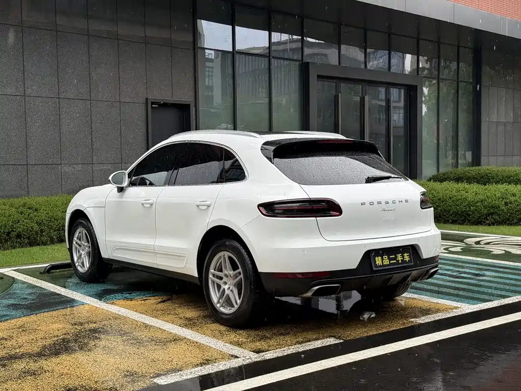 Porsche Macan 2018 — фото 10