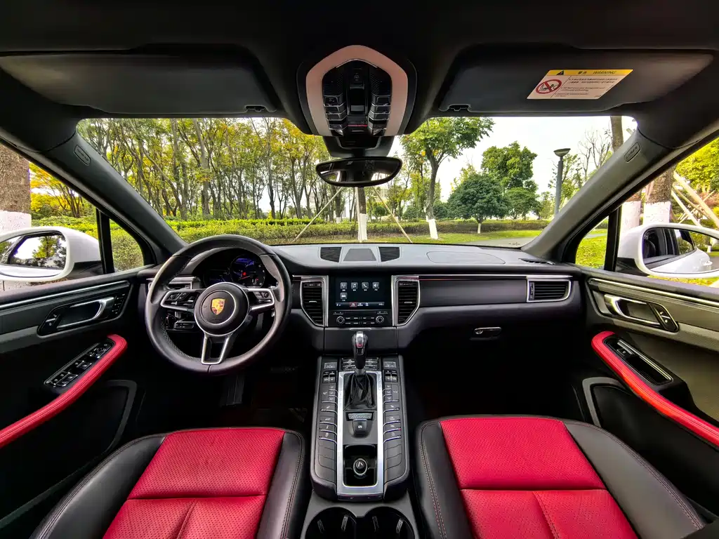 Porsche Macan 2016 — фото 11