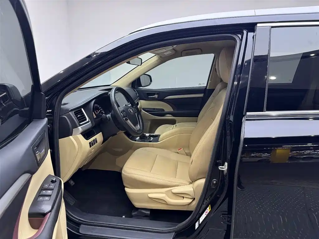Toyota Highlander 2017 — фото 16