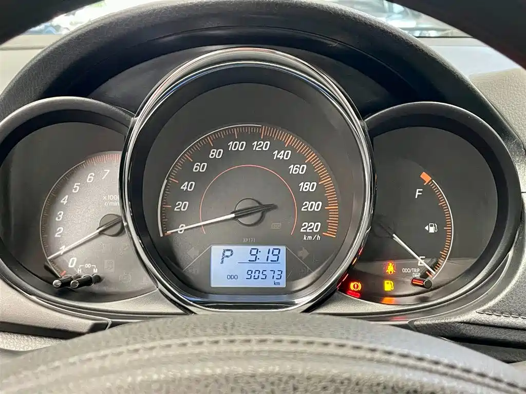 Toyota Yaris L 2021 — фото 14