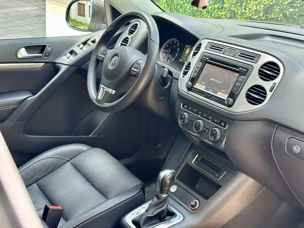 Volkswagen Tiguan 2016 — фото 11