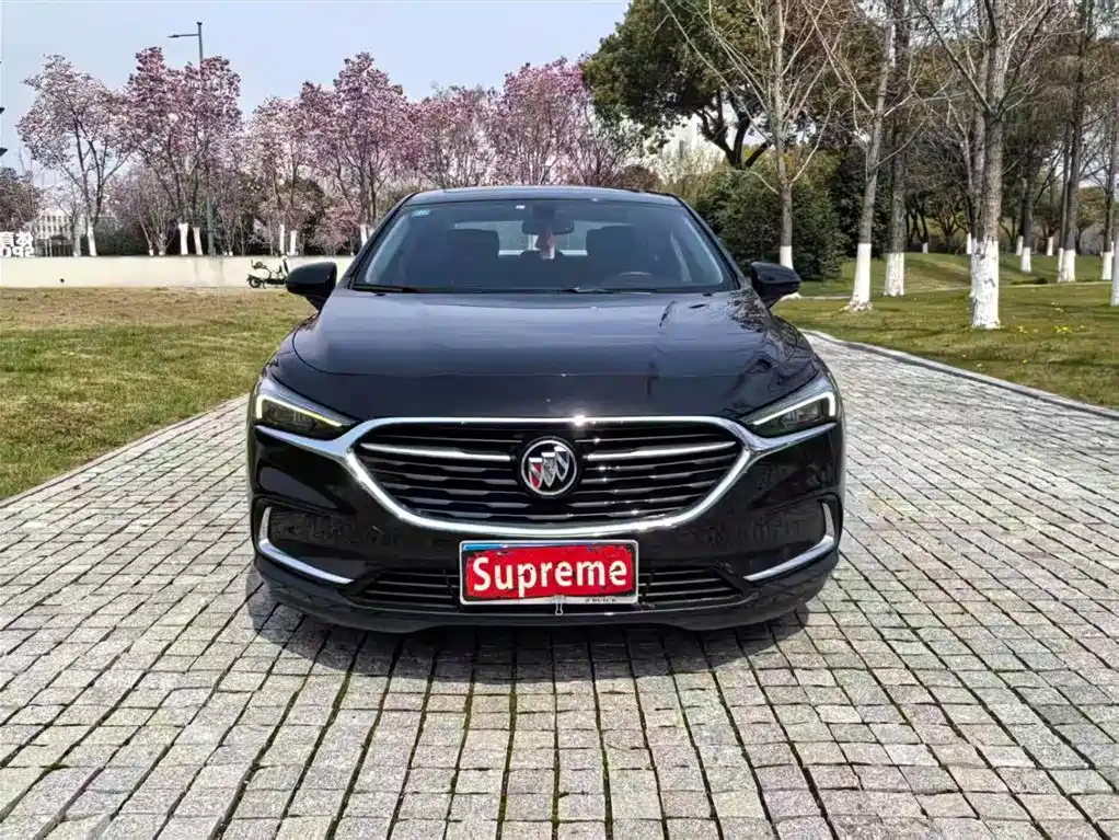 Buick LaCrosse 2021 — фото 1