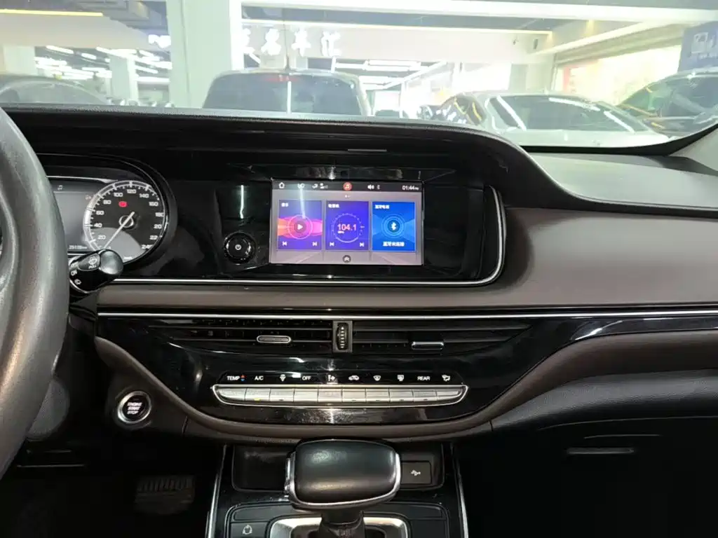 GAC Trumpchi M6 2020 — фото 13