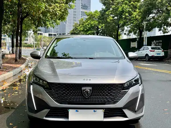 Peugeot 408 2022