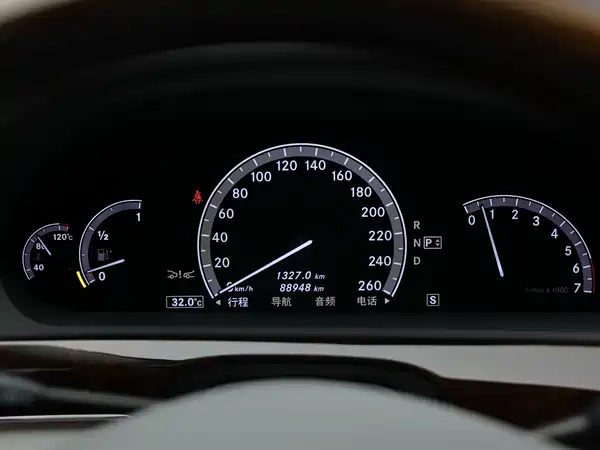 Mercedes-Benz S-Class 2010