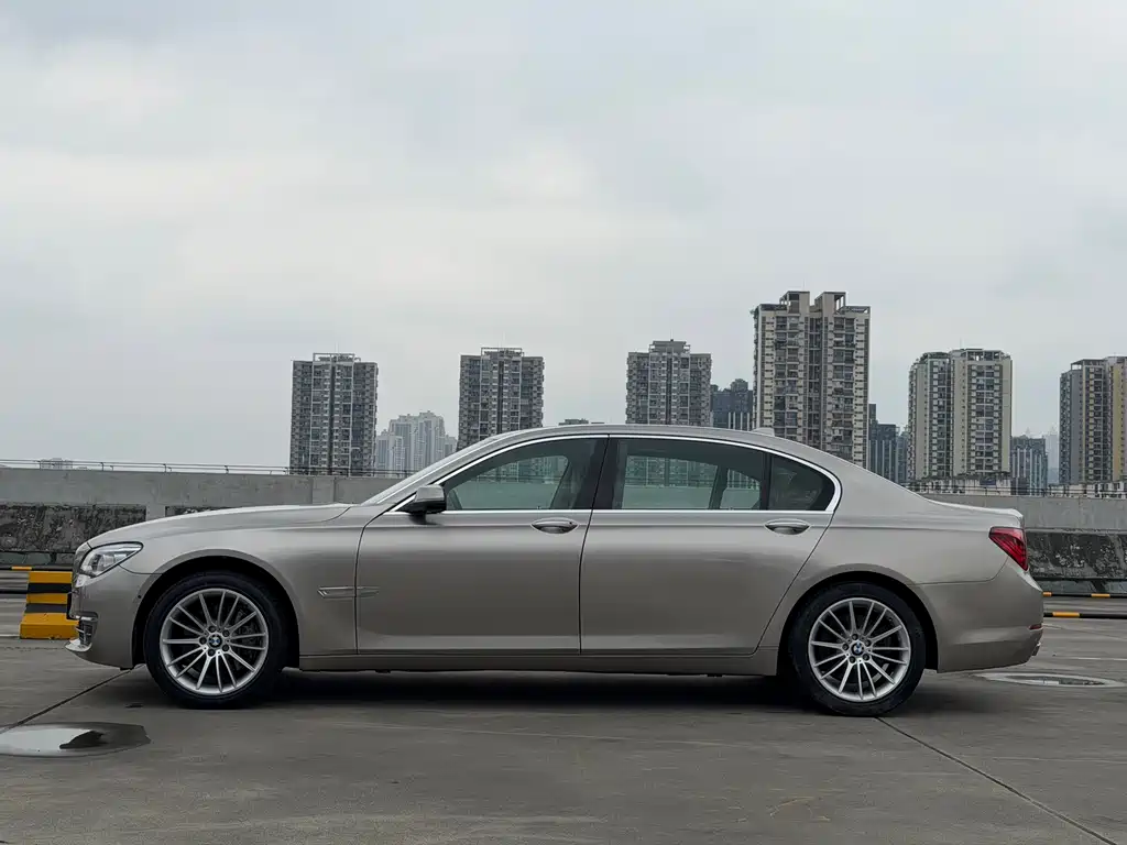 BMW 7 Series 2015 — фото 2