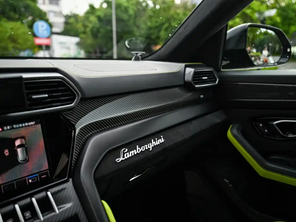 Lamborghini Urus 2022 — фото 15