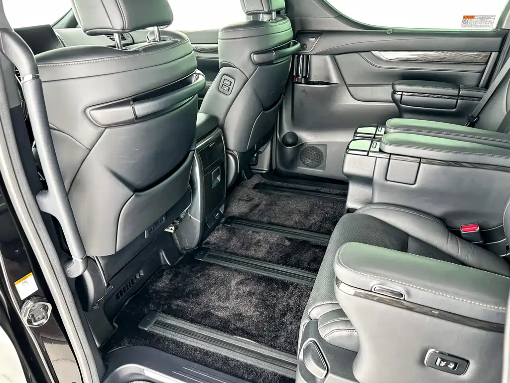 Lexus LM 2021 — фото 12
