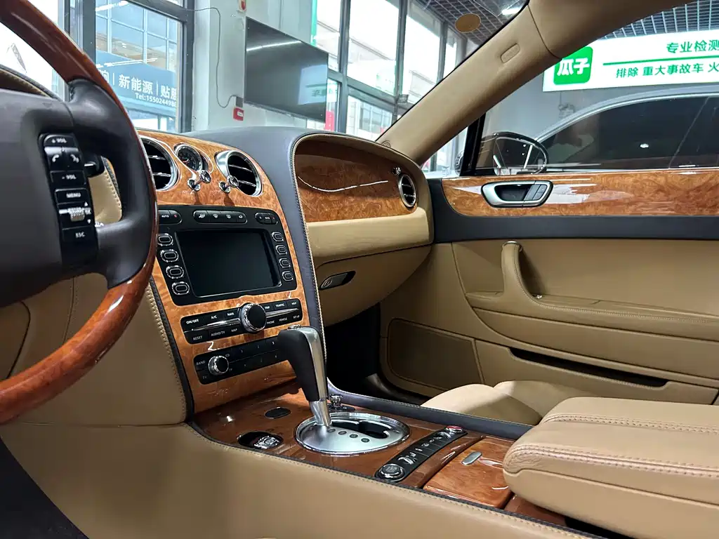 Bentley Flying Spur 2007 — фото 13