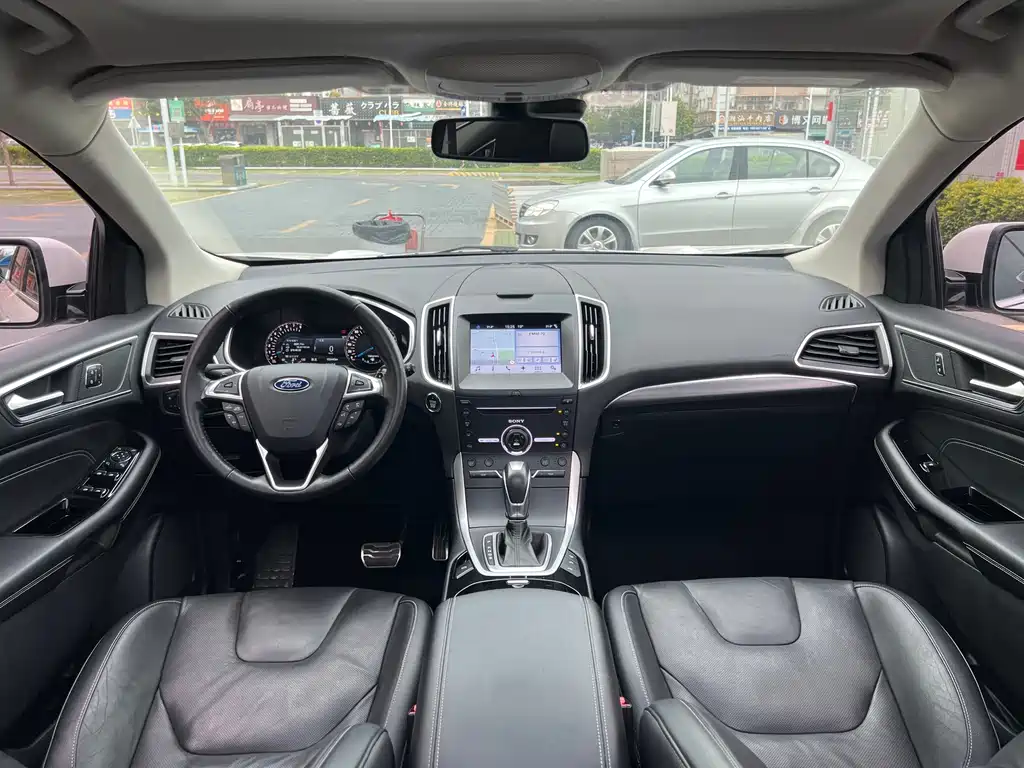 Ford Edge 2017 — фото 21