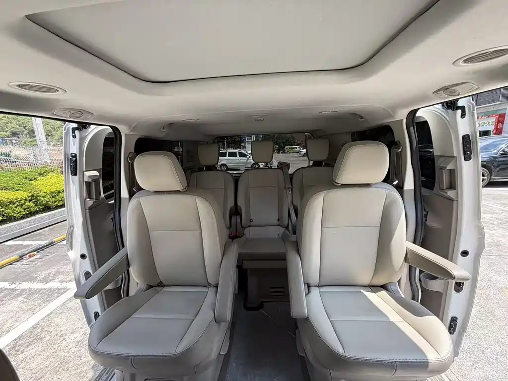 Ford Tourneo 2017 — фото 24