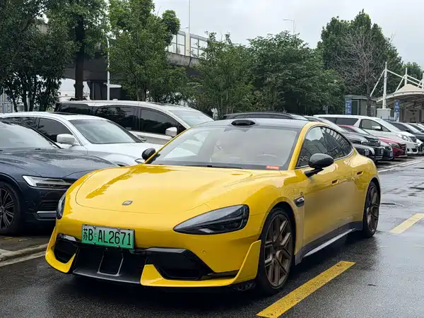 Xiaomi SU7 Ultra 2025