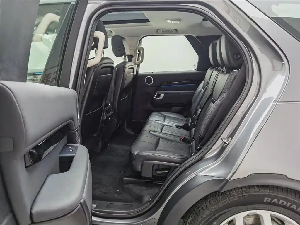 Land Rover Discovery 2019 — фото 15