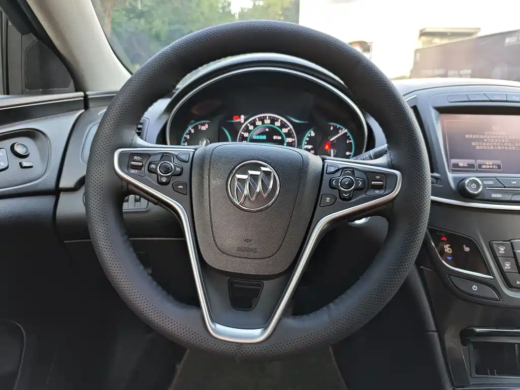 Buick Regal 2015 — фото 13