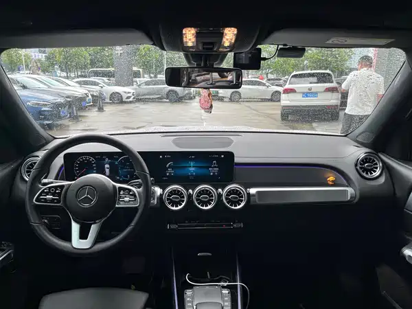 Mercedes-Benz GLB 2021