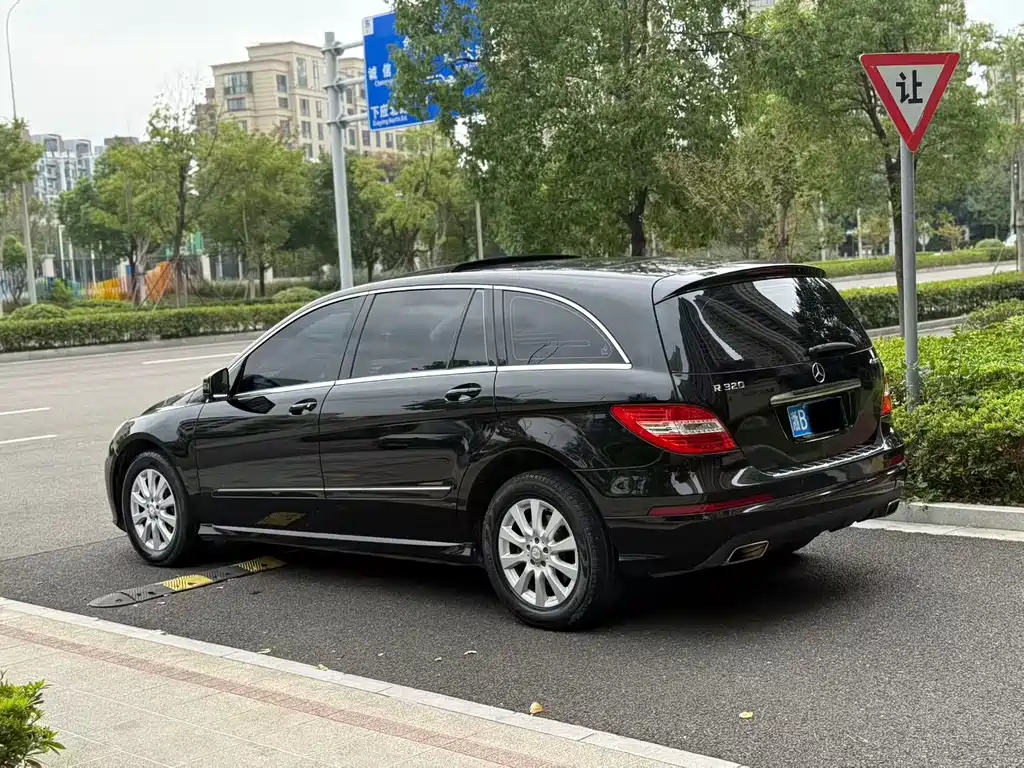 Mercedes-Benz R-Class 2015 — фото 10