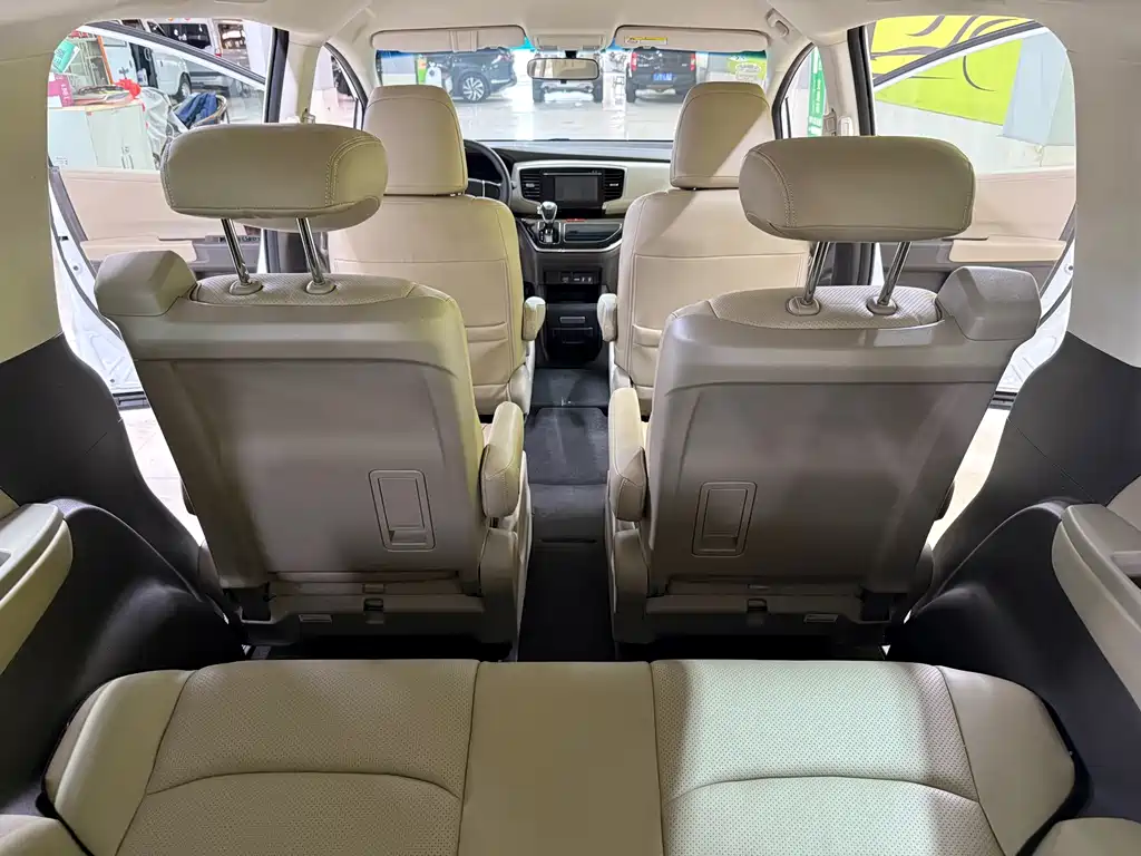Honda Odyssey 2018 — фото 18