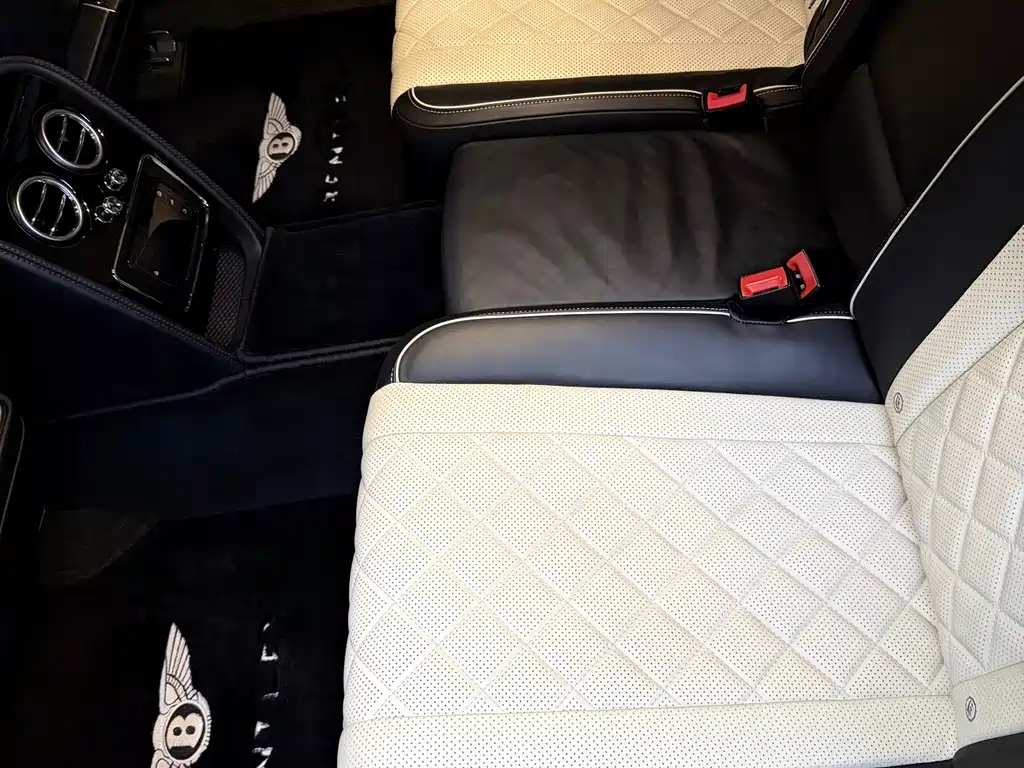 Bentley Flying Spur 2019 — фото 19