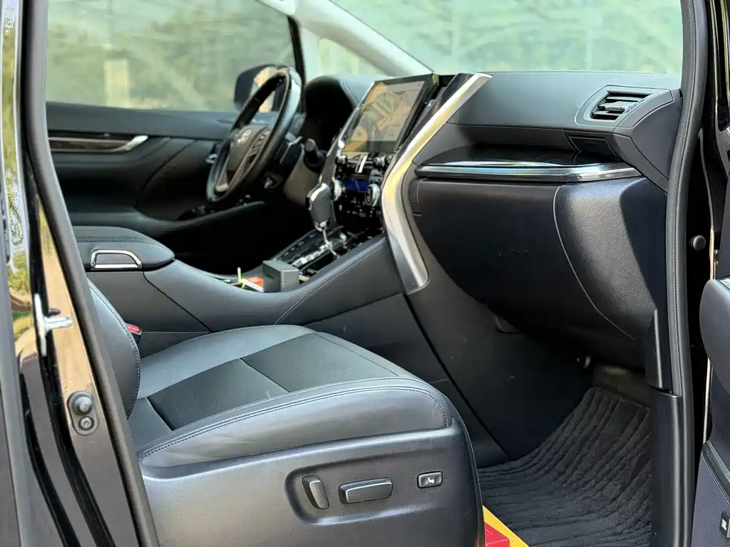 Toyota Vellfire 2022 — фото 9