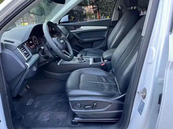 Audi Q5L 2020