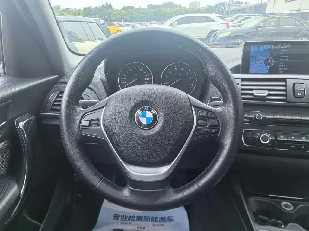 BMW 1 Series 2012 — фото 12