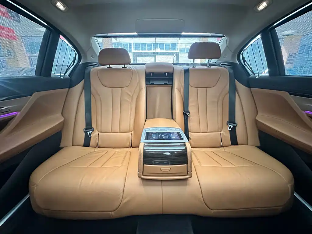 BMW 7 Series 2016 — фото 45