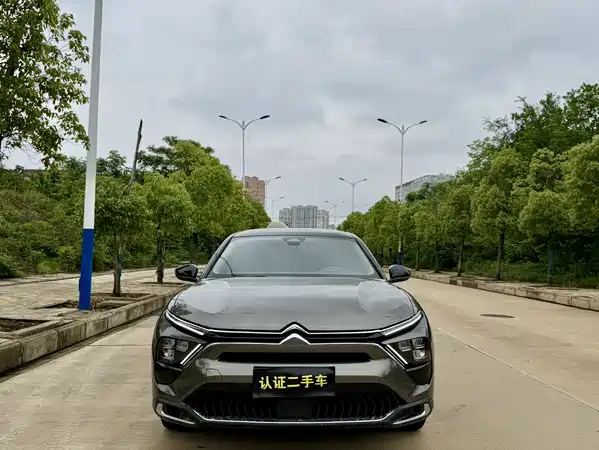 Citroën Versailles C5 X 2022