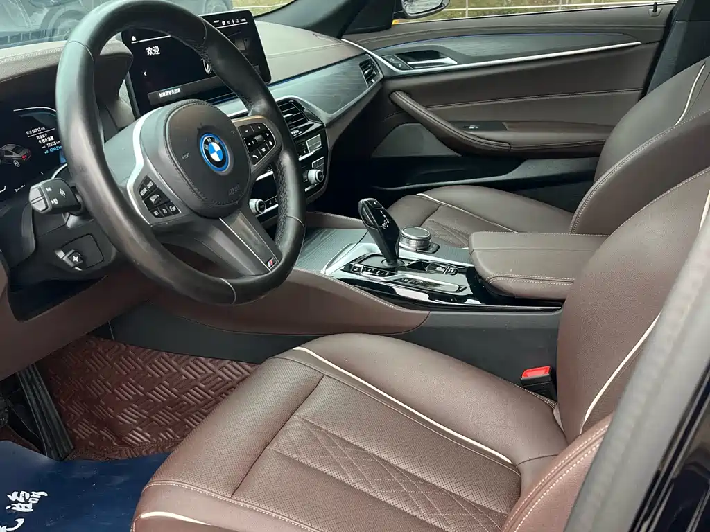 BMW 5 Series New Energy 2023 — фото 8