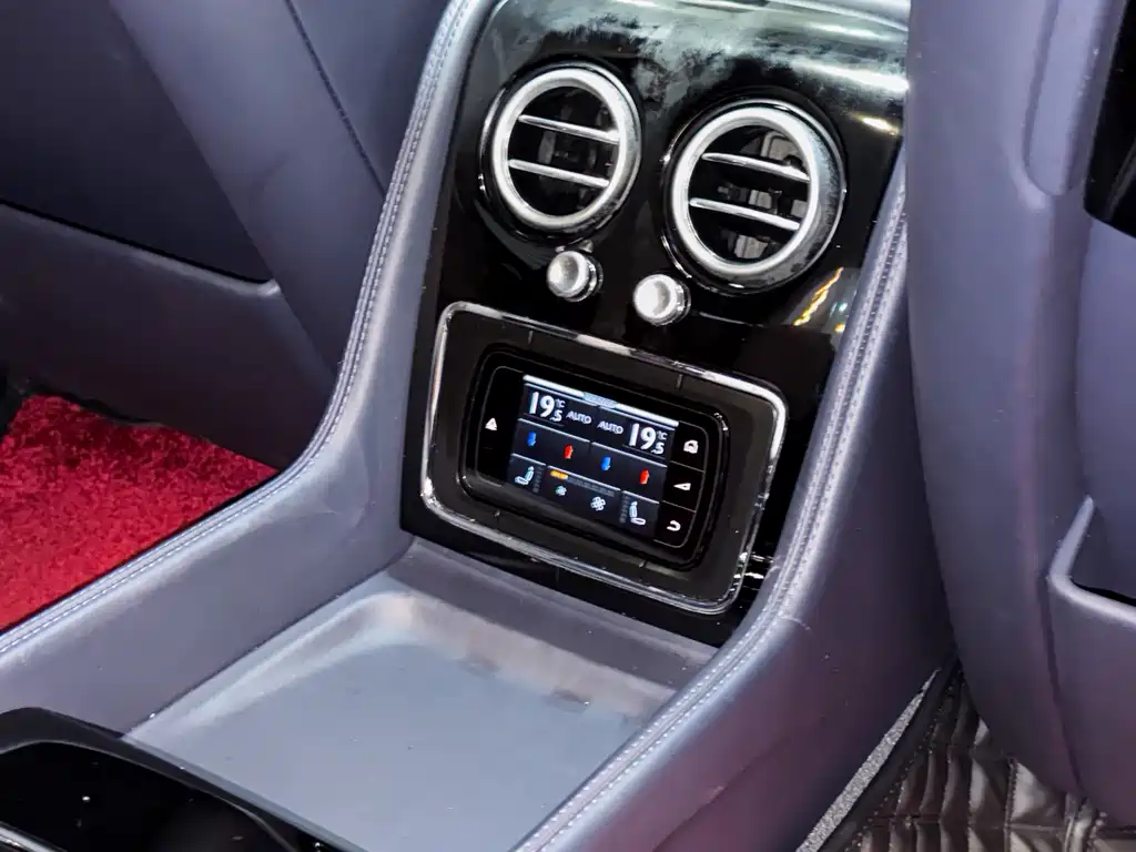 Bentley Flying Spur 2020 — фото 27