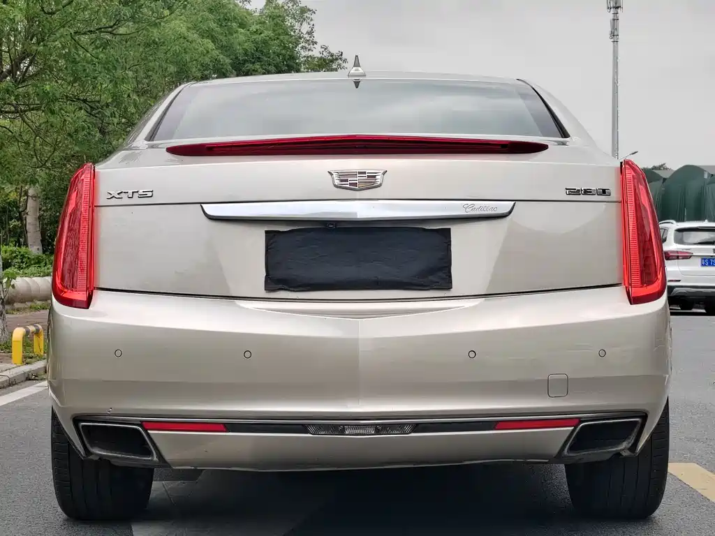 Cadillac XTS 2017 — фото 13