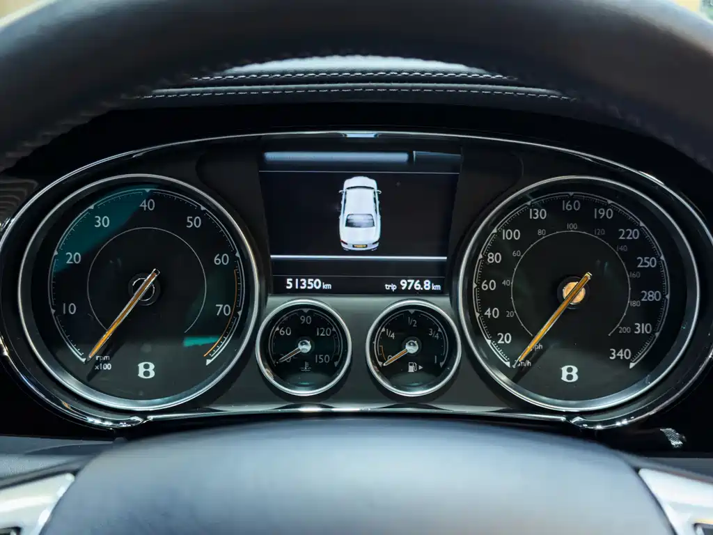Bentley Flying Spur 2020 — фото 12