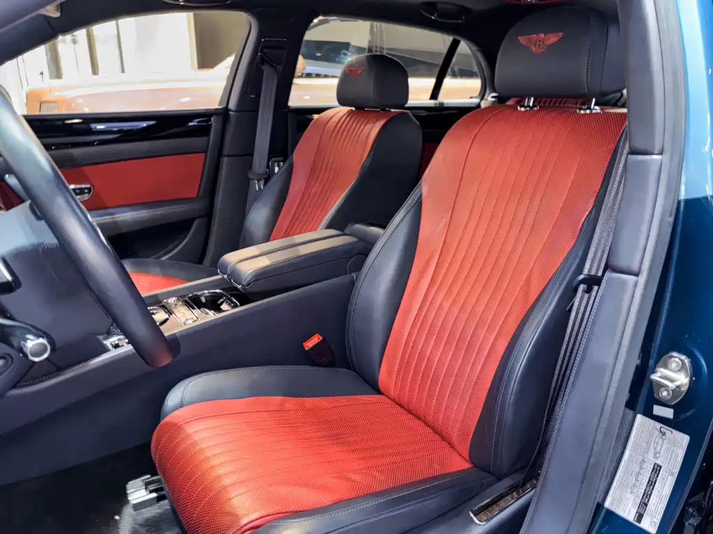 Bentley Flying Spur 2020 — фото 16
