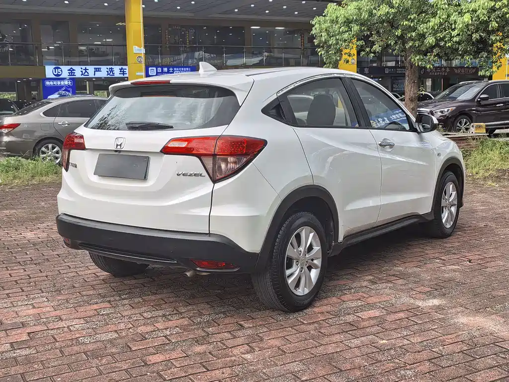 Honda Vezel 2016