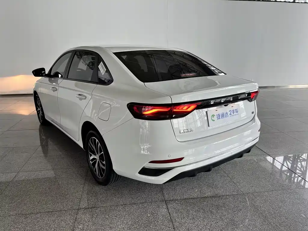 Geely Emgrand 2023 — фото 4