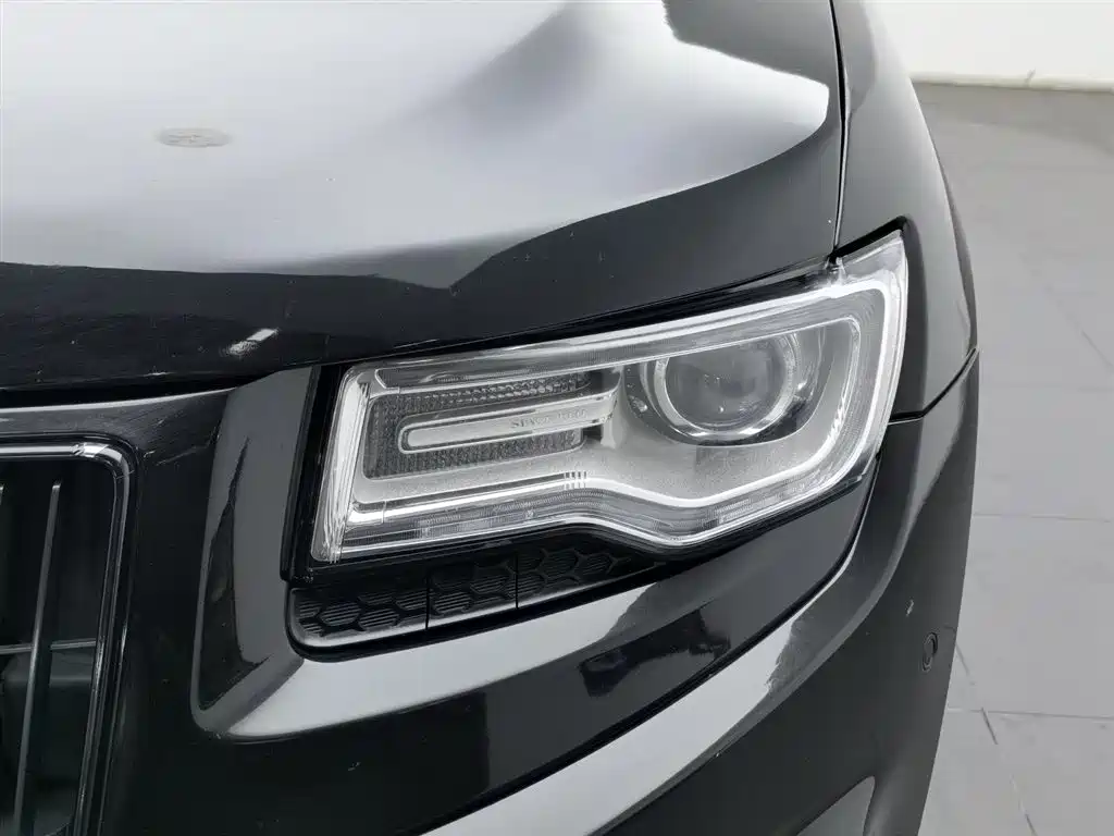 Jeep Grand Cherokee 2016 — фото 7