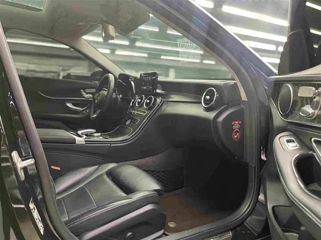 Mercedes-Benz C-Class 2018 — фото 18
