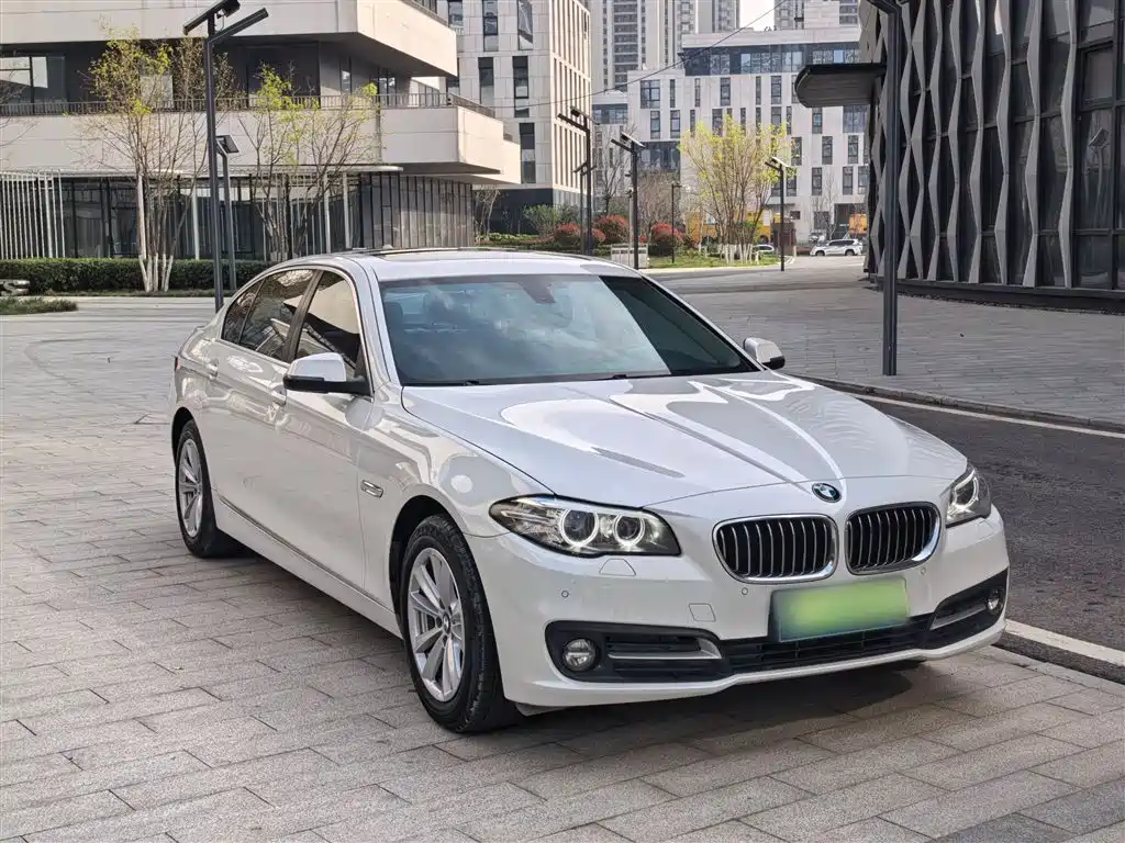 BMW 5 Series 2016 — фото 4