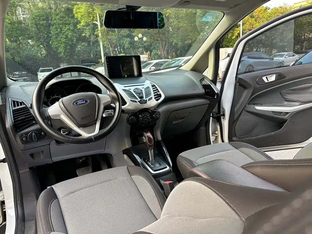 Ford Ecosport 2017 — фото 14