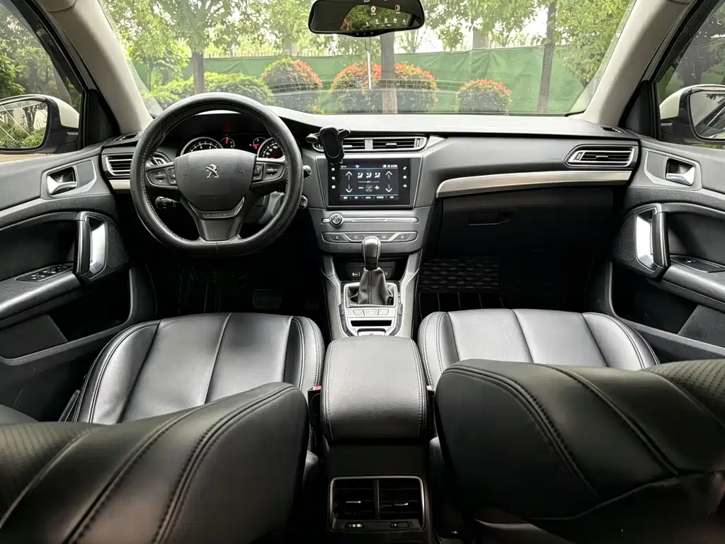 Peugeot 408 2018 — фото 13