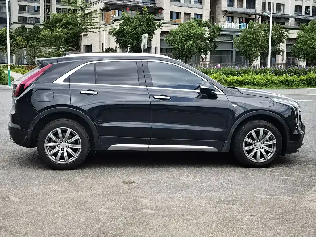 Cadillac XT4 2021 — фото 4