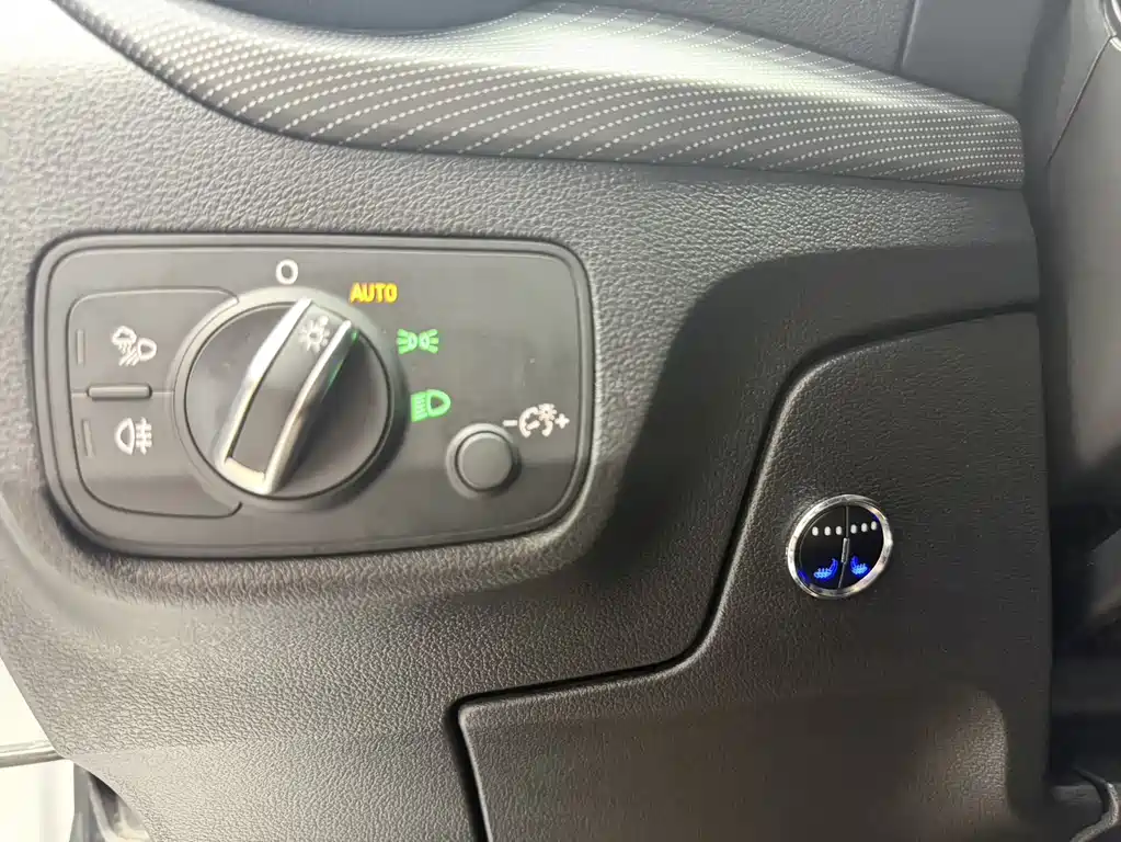 Audi Q2L 2023 — фото 17