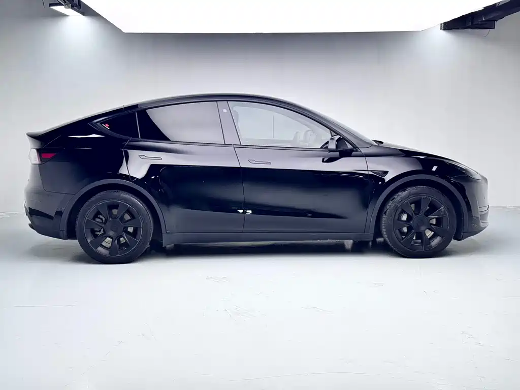 Tesla Model Y 2023 — фото 15